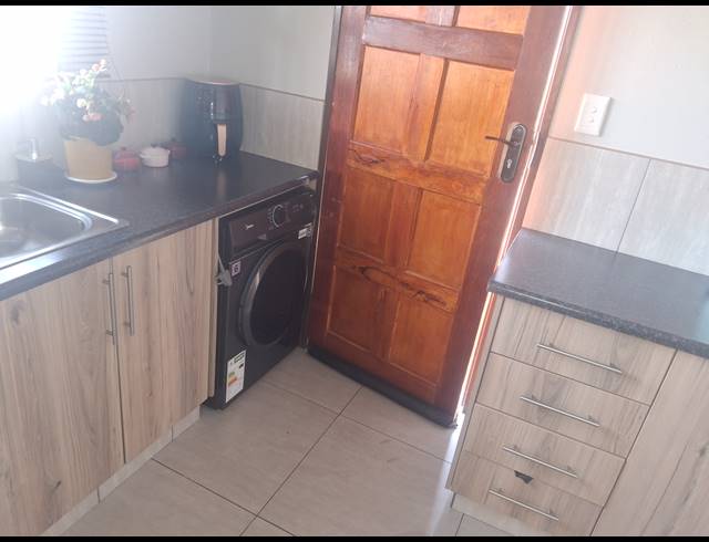 2 BEDROOM FREEHOLD FOR SALE IN DAWN PARK